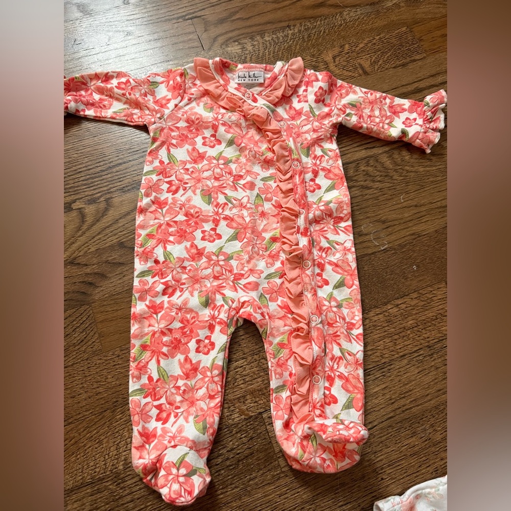 Nicole Miller footies in excellent condition